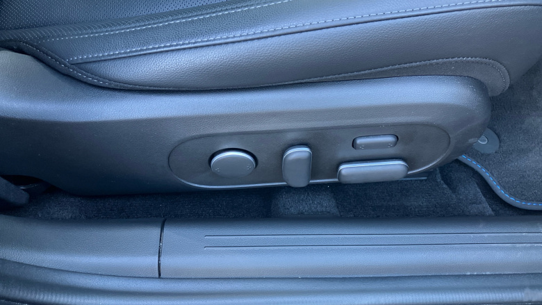 Hyundai IONIQ 6 239kW Ultimate 77kWh 4dr AWD Auto Electric Saloon